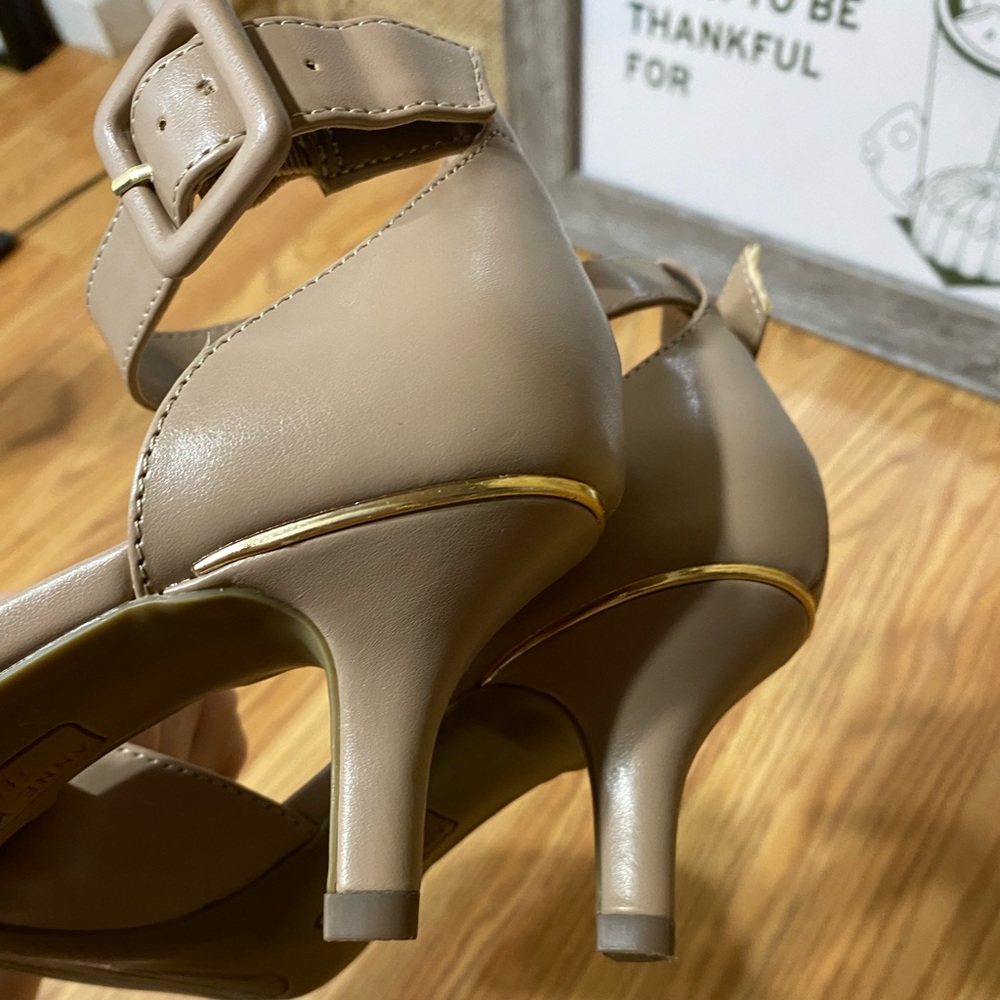 NWOT Ann Klein Nude Kitten Heels | Women’s Size 7.5 - Picture 3 of 7